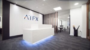 ATFXがテミスと提携し、レバント地域のコンプライアンス強化を図る。AML対策を強化し、安全な取引環境を提供。