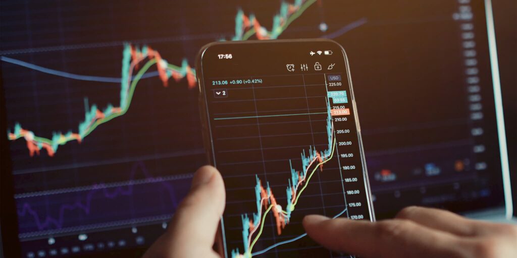 日銀超長期債購入の動向に市場が注目。利回り急上昇の背景と、日銀の金融政策の見直しについて解説します。