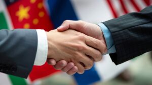 保護主義は、自国産業の保護を目的とした貿易政策です。この記事では、保護主義の基本、世界経済への影響、そしてオーストラリアと中国の事例を基に、そのメリットとデメリットを分かりやすく解説します。